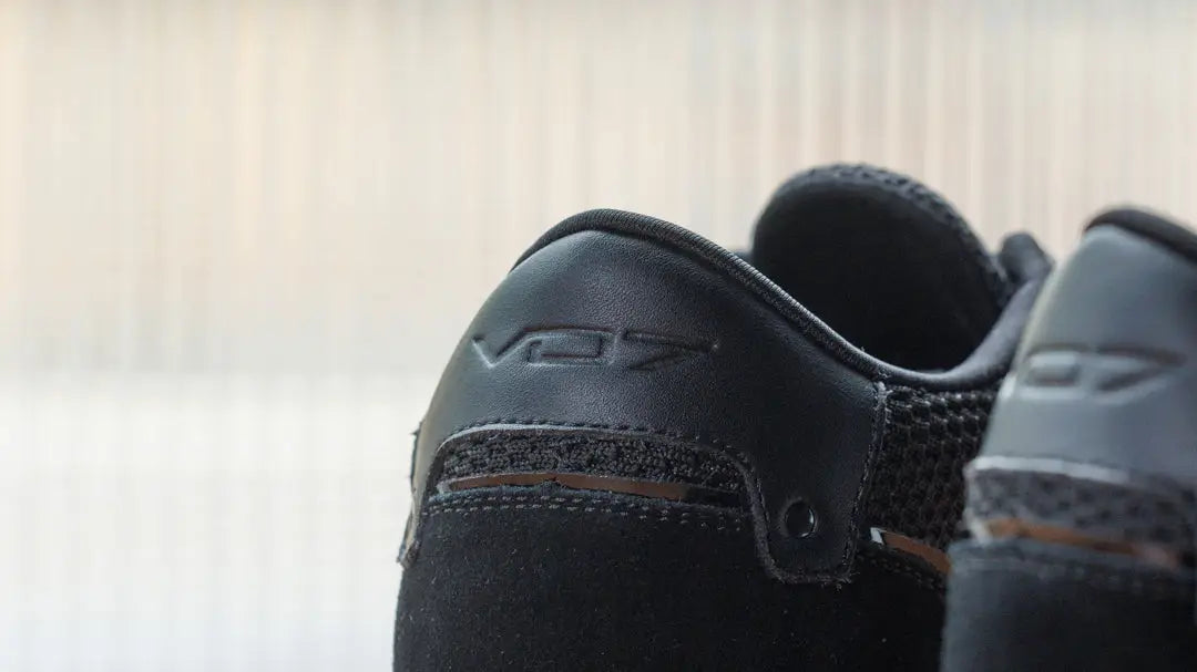 COMMENT LES SNEAKERS VO7 INSPIRENT LES CRÉATEURS DE MODE EN 2025