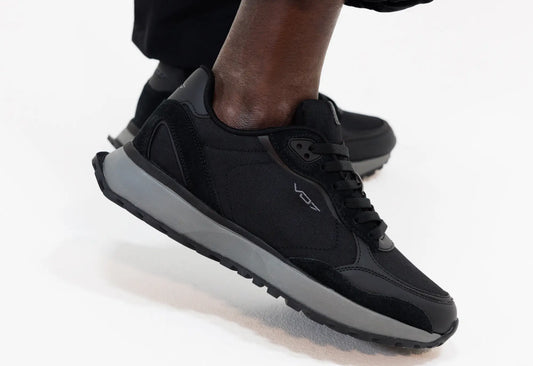 COMMENT PORTER LES SNEAKERS VO7 POUR UN LOOK URBAIN