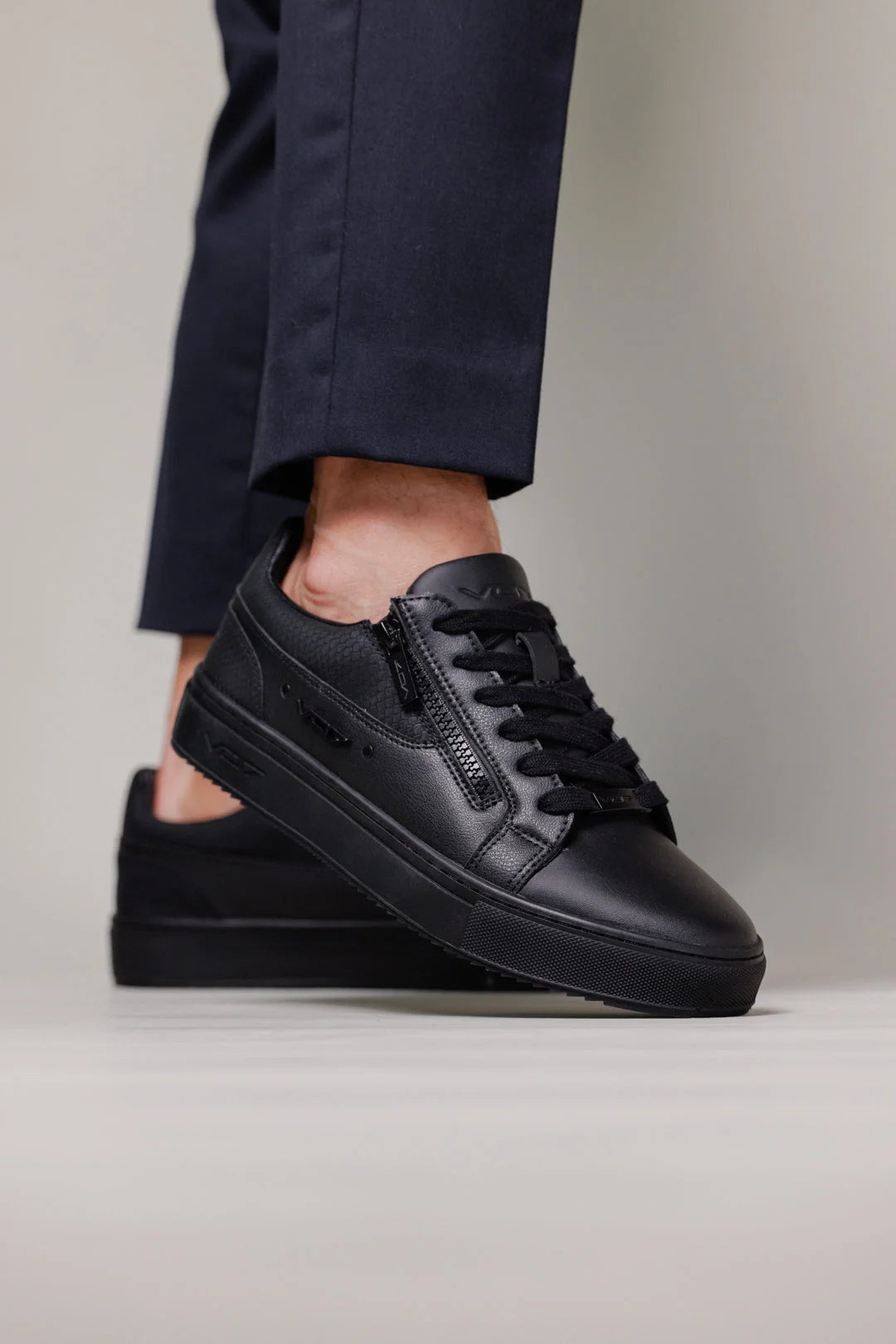 V 07 ROMA SNAKE DARK SNEAKERS NOIR 9